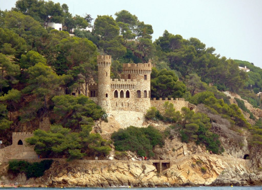 Espanjan näyttävät ja mielenkiintoiset linnat 