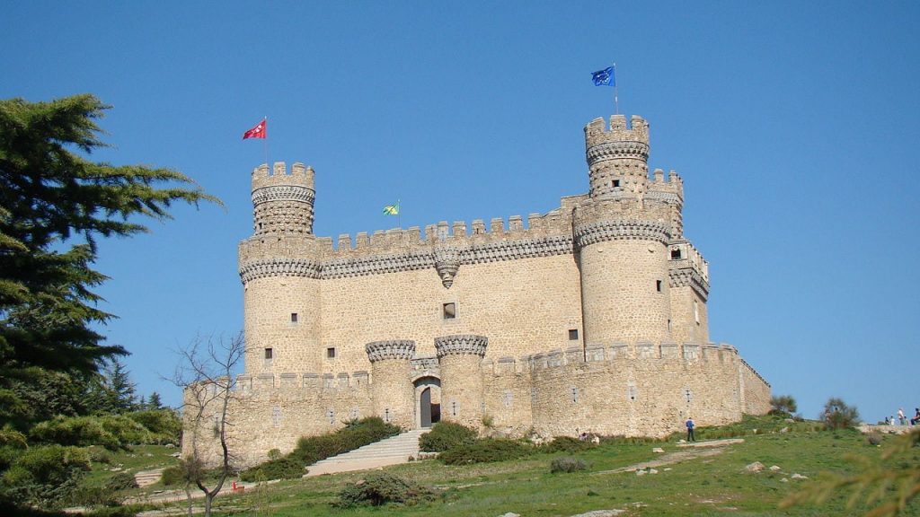 Espanjan näyttävät ja mielenkiintoiset linnat 
